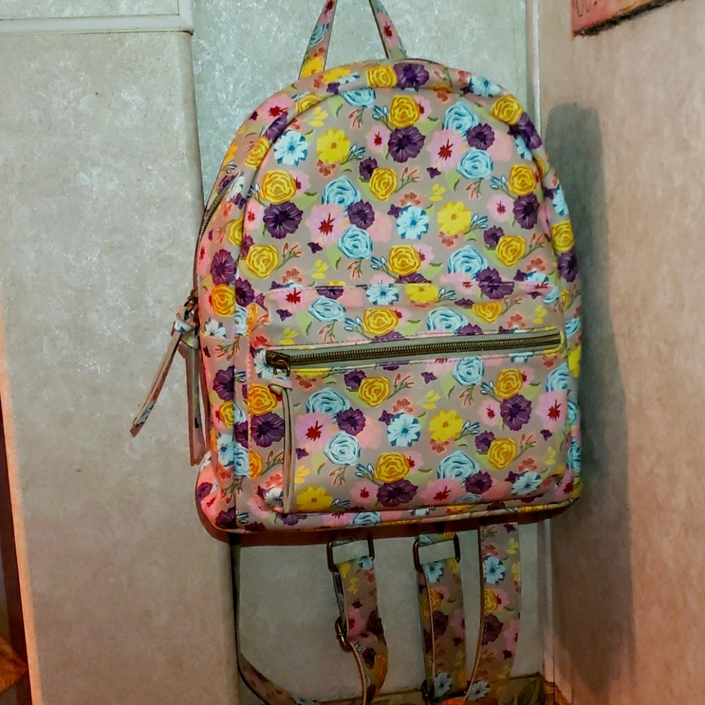 Kohls Cream Backpack multi-color  Flowers Purse